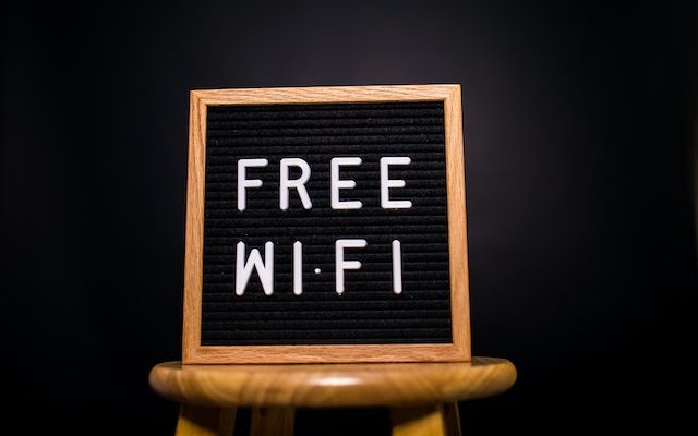 5 Bahaya Menggunakan Wifi Publik yang Wajib Anda Waspadai