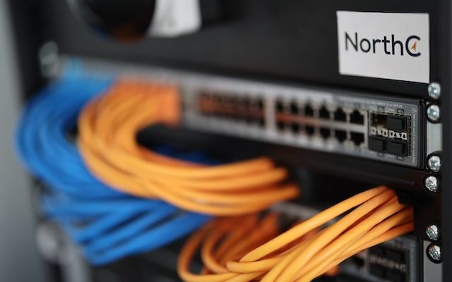 Perbedaan Router dan Switch, Contoh, dan Penjelasan Lengkapnya