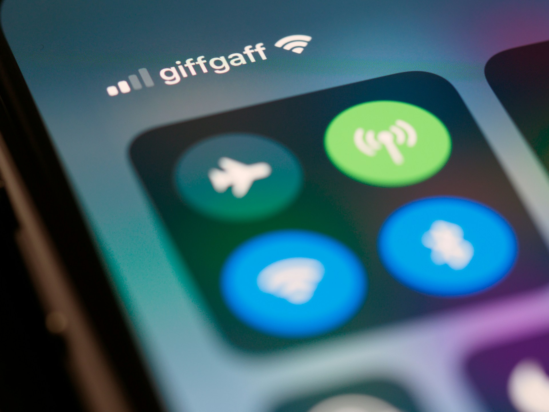 Cara Berbagi WiFi Lewat Bluetooth di Android dan iPhone dengan Mudah