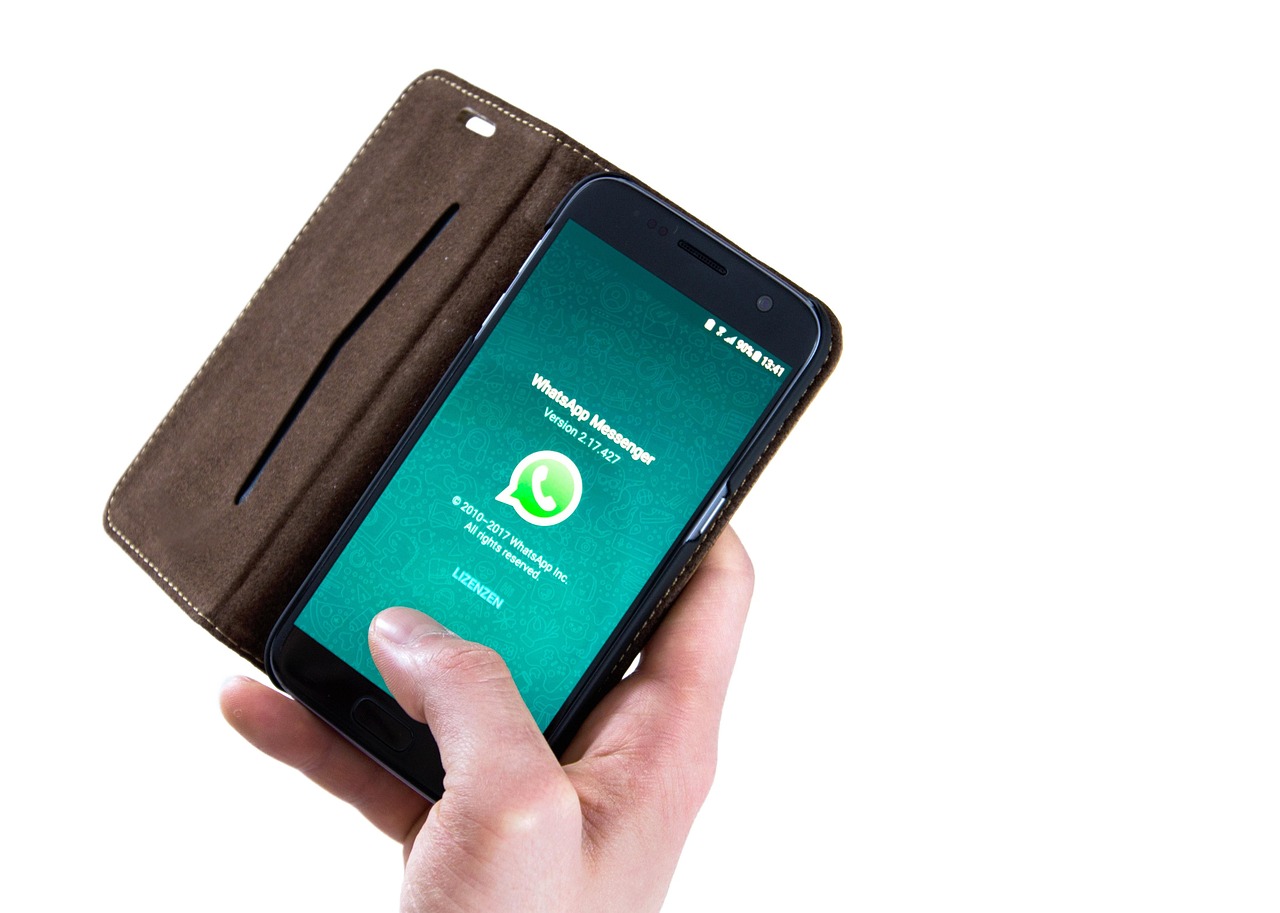 Belajar Cara Mencadangkan Pesan di WA Android dan iPhone